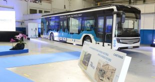 Comissão Europeia quer mais autocarros e camiões elétricos